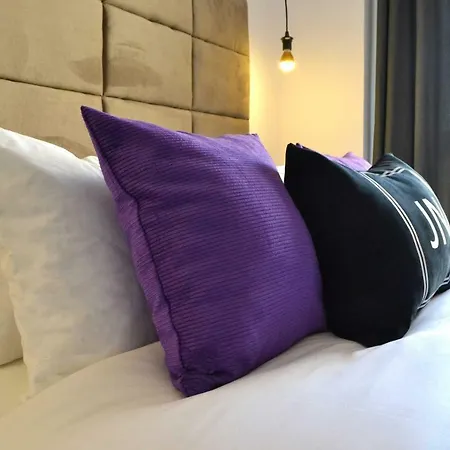 Jn Boutique 4*