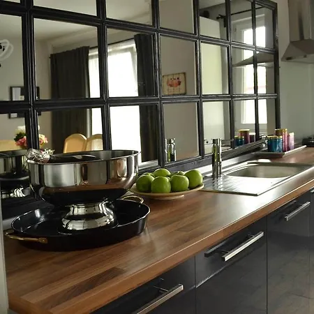 Ξενοδοχείο με διαμερίσματα Jn Boutique 4*